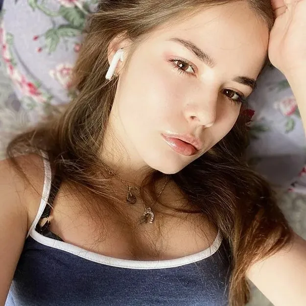 annacoubertin's profile picture
