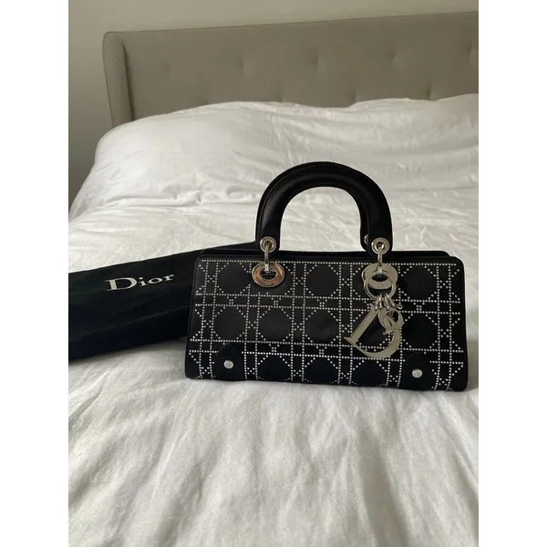 Rent Dior Handbag